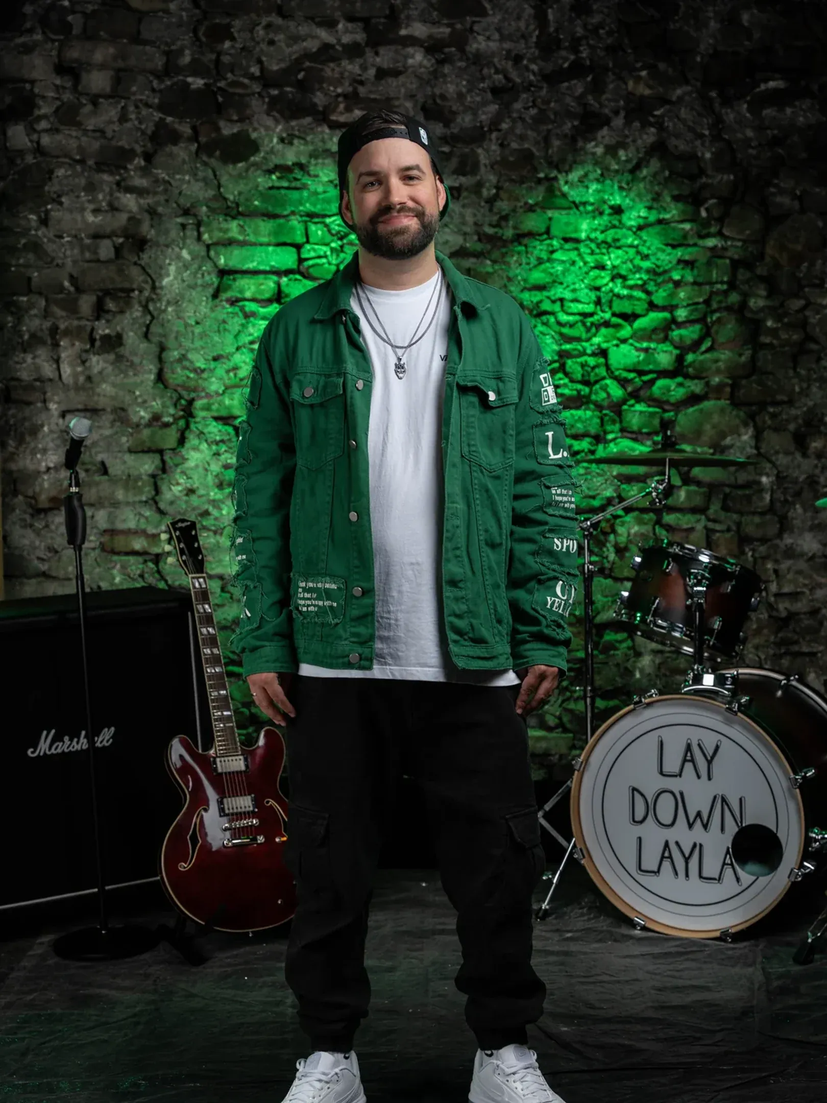 Simon – Vocals & Guitar der Live-Band Lay Down Layla aus Backnang